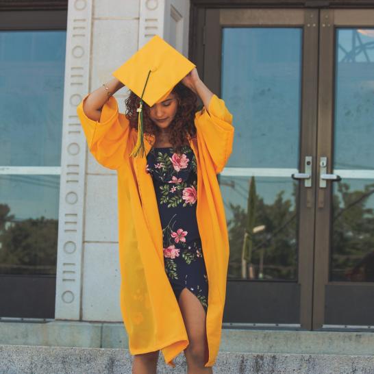 выпускница